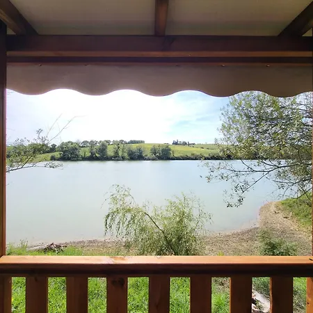 Seul Au Bord D'un Luksustelt