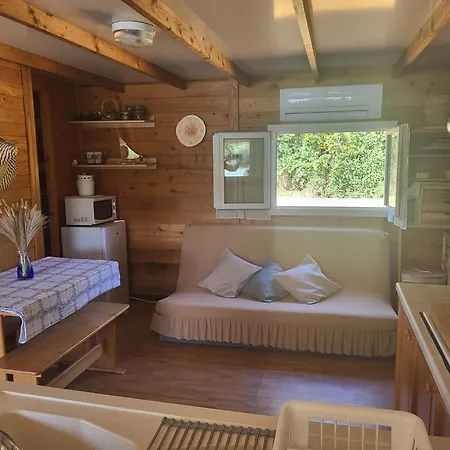 Seul Au Bord D'un * Glatens